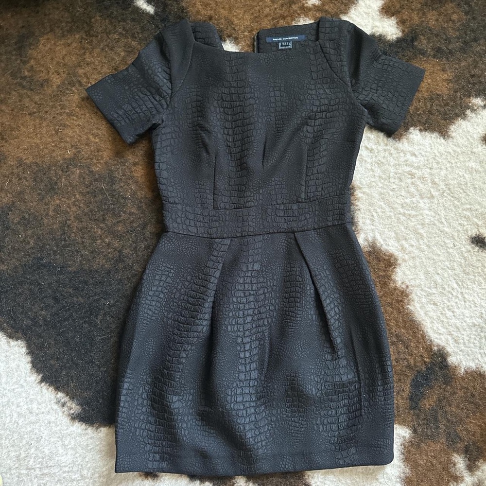 Textured cap sleeve LBD !!!